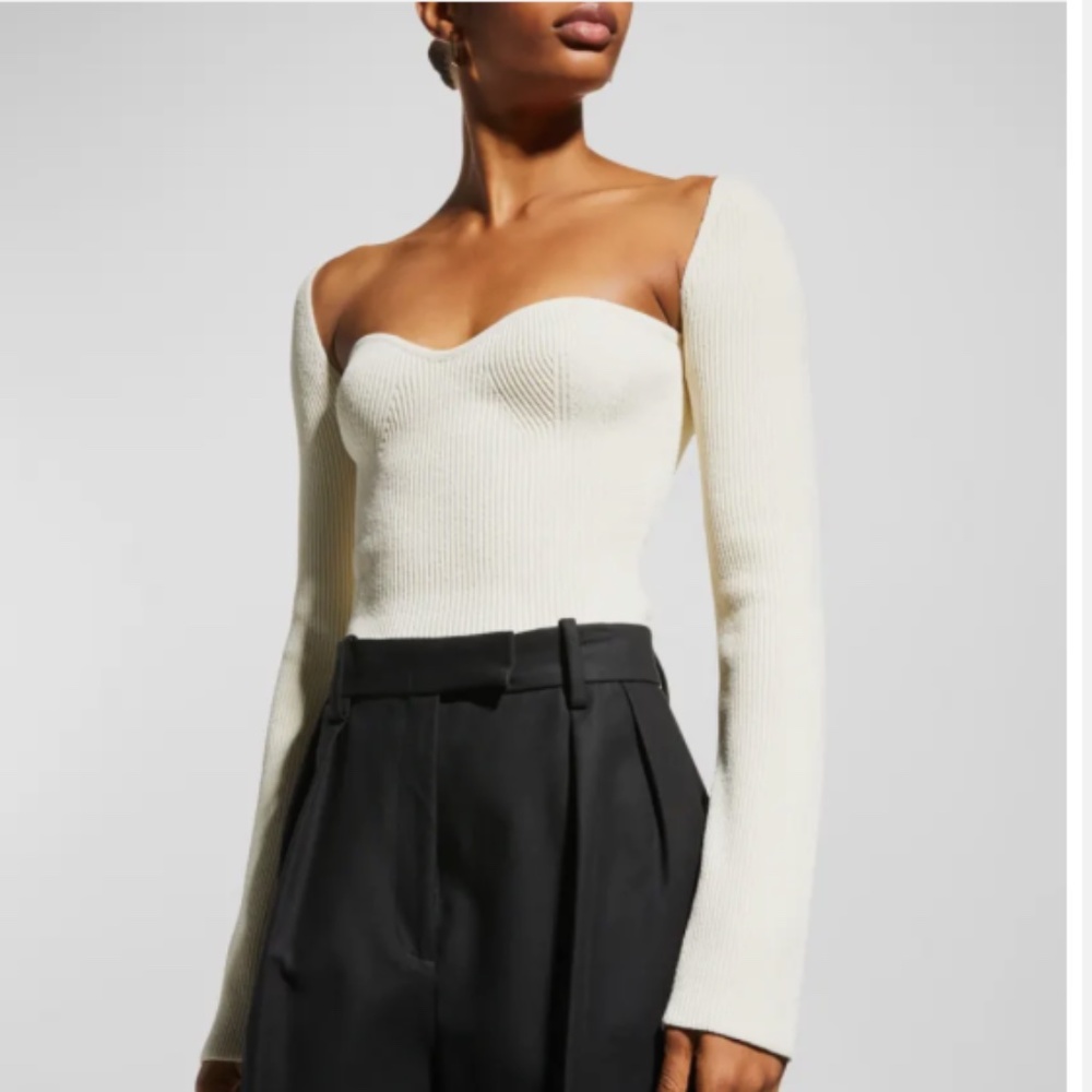Lola Rae Fashion White Long Sleeve Sweetheart Knit top
